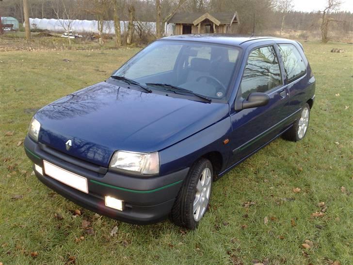 Renault clio (totalskadet) - ja det er så far´s øse... billede 1