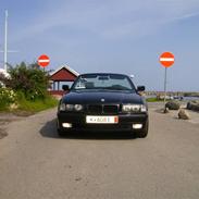 BMW 320i Cabriolet SOLGT!