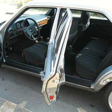 Mercedes Benz 500 SE