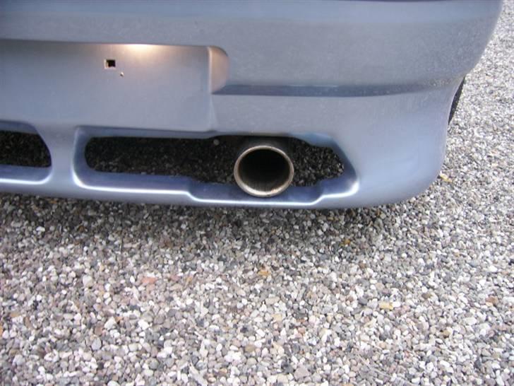 Mazda ...::323 F::... solgt billede 15