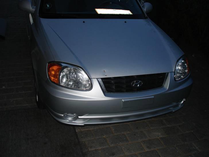 Hyundai Accent ((TOTALSKADET)) billede 8