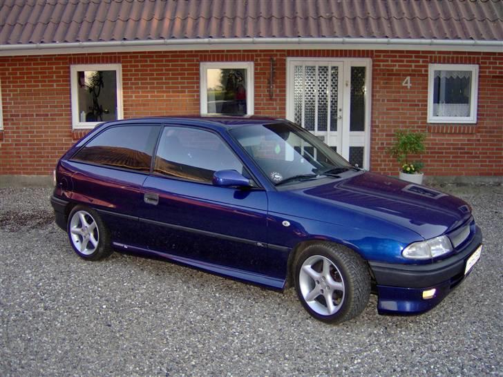 Opel Astra F  Totalskadet billede 4