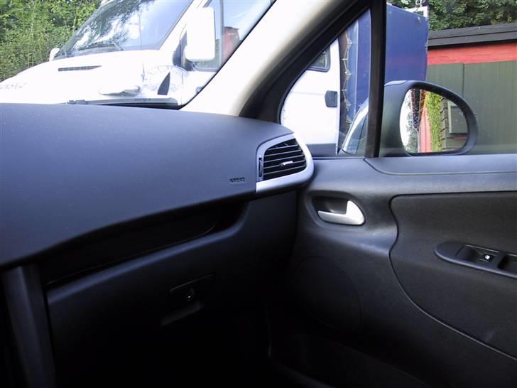 Peugeot 207 billede 2