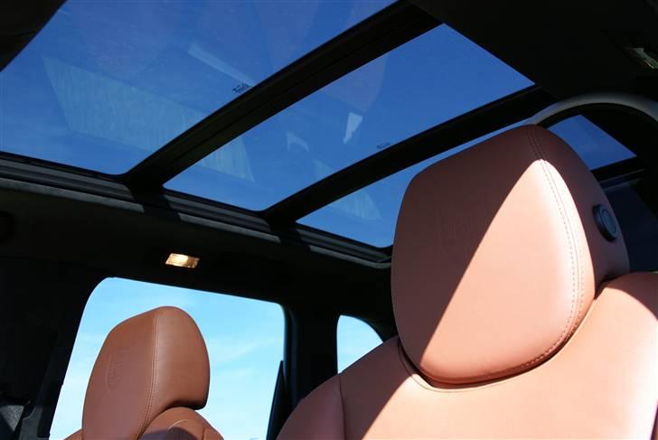 Porsche Cayenne Turbo - Super lækkert med et så stort soltag her om sommeren, der kan åbnes helt op! billede 7