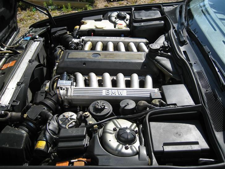 BMW E32 750 il - SOLGT - En RIGTIG motor billede 1
