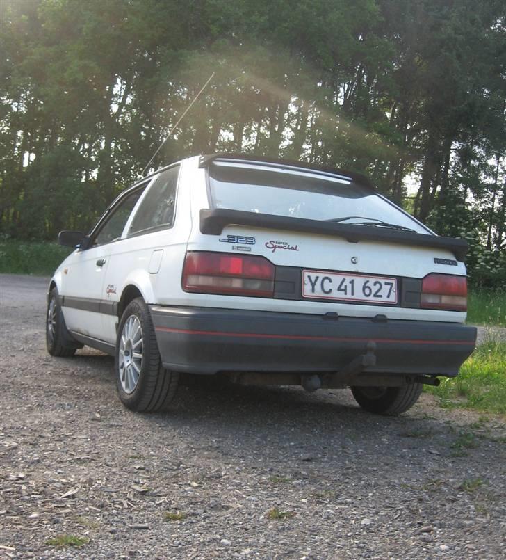 Mazda 323 BF *Skrottet* - *nyt foto 12 juni 2007* billede 9