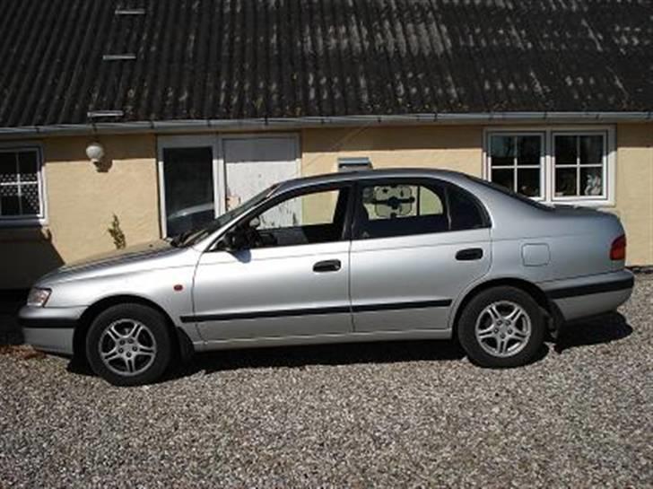 Toyota Carina E GLS *SOLGT* billede 1