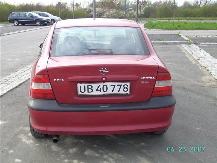 Opel vectra 1,8 - se en fræk røv billede 2