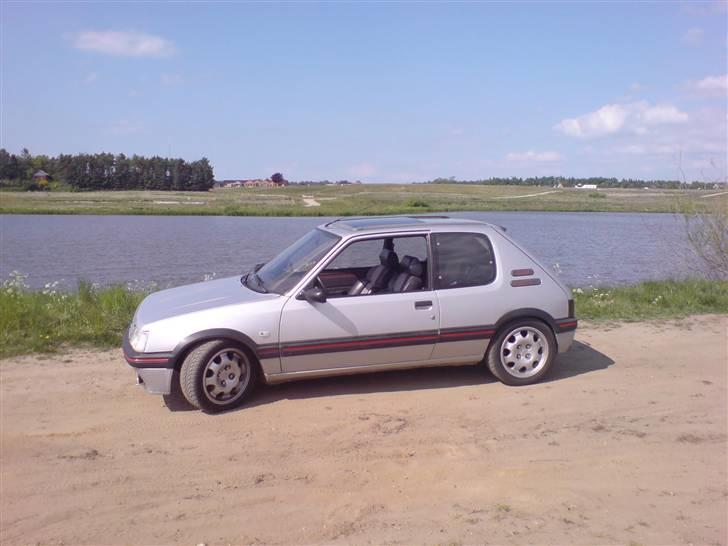 Peugeot 205 1,9 GTI (SOLGT)  billede 2