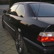 BMW 325i coupe solgt