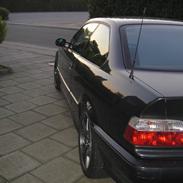 BMW 325i coupe solgt