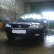 Opel Vectra B 1,8 16v st.car