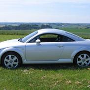 Audi TT Coupé Quattro(SOLGT)