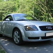 Audi TT Coupé Quattro(SOLGT)