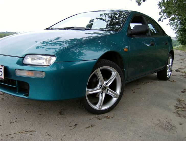 Mazda 323F * R.I.P *  billede 1