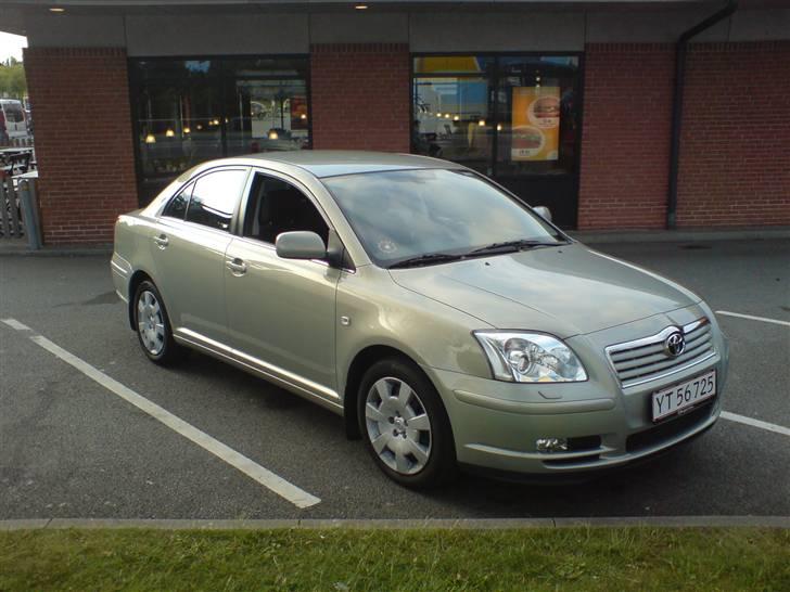 Toyota Avensis billede 2