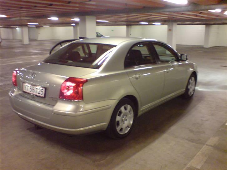 Toyota Avensis billede 8