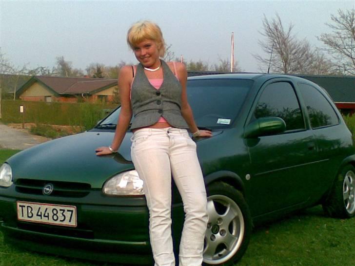 Opel Corsa sport 16v ((SOLGT)) - damen som front figur :) billede 10