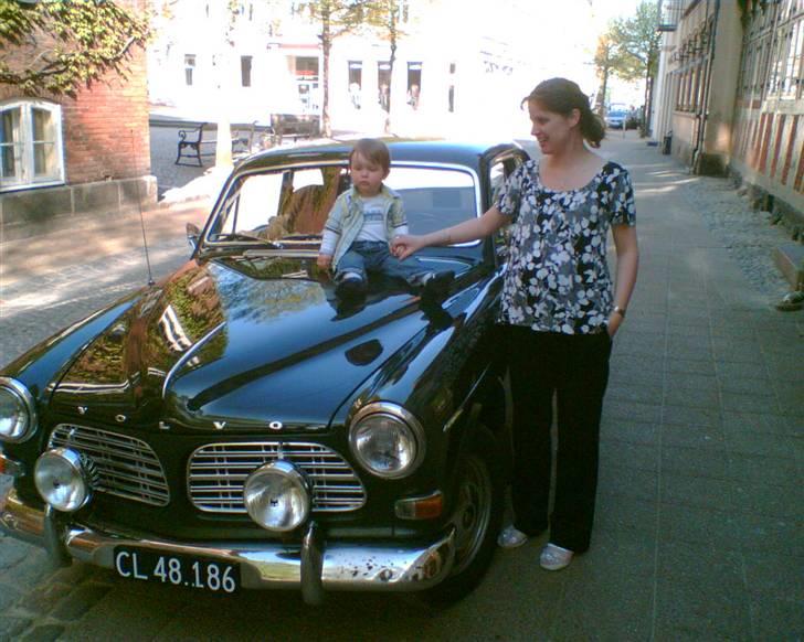 Volvo Amazon SOLGT - På søndags tur med Junior og en meget gravid kone ( det blev en dejlig pige). Bare rolig der var ingen bukseknapper der kunne ridse motorhjelmen. billede 13