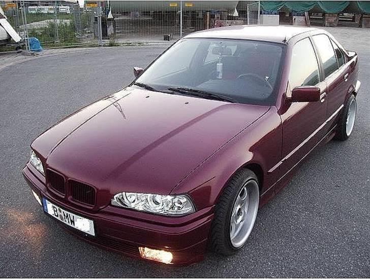 BMW 318I -SOLGT- billede 1