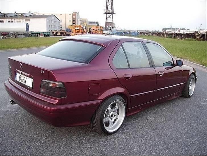 BMW 318I -SOLGT- billede 4