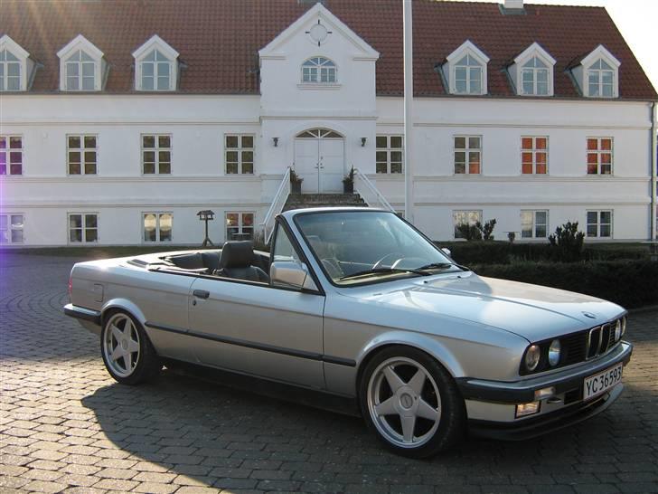 BMW 325I Cabriolet *SOLGT* billede 1