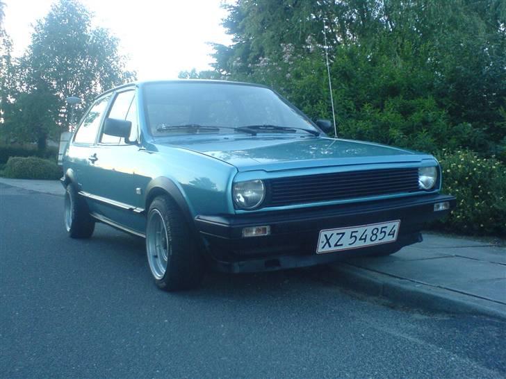 VW polo coupé Solgt - Ovre ved en kammerat. 1 billede 7