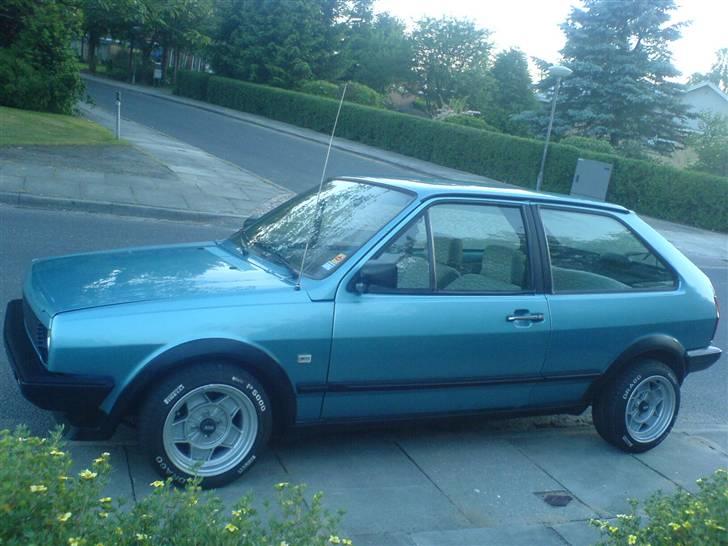 VW polo coupé Solgt - Ovre ved en kammerat. 3 billede 9