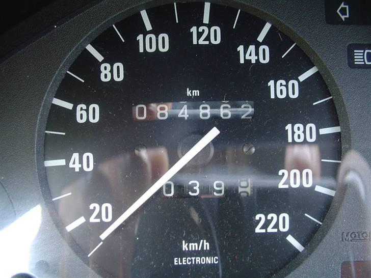 BMW                          E30 318i TC BAUR TC2 - Jep under 85.000 km hehe - er nu over 100.000 km! billede 2