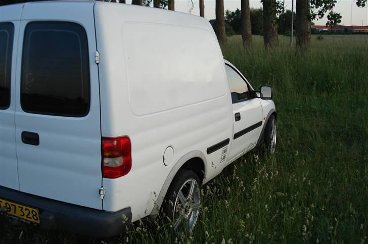 Opel corsa combus SOLGT billede 8