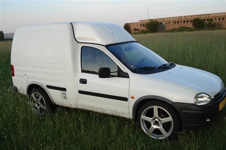Opel corsa combus SOLGT billede 9