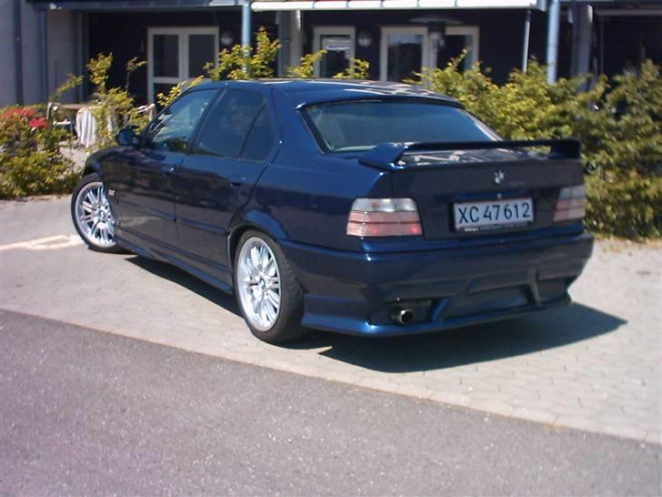 BMW 318i 1,8 billede 6