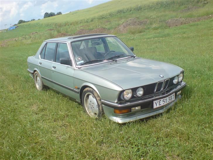 BMW 525e *SOLGT* billede 1