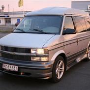 Chevrolet Astro van 