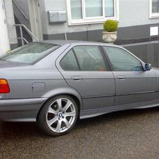 BMW 325i E36