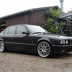 BMW E34 530i ** solgt **