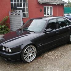 BMW E34 530i ** solgt **