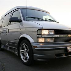 Chevrolet Astro van 
