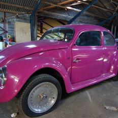 VW bobbel pink 