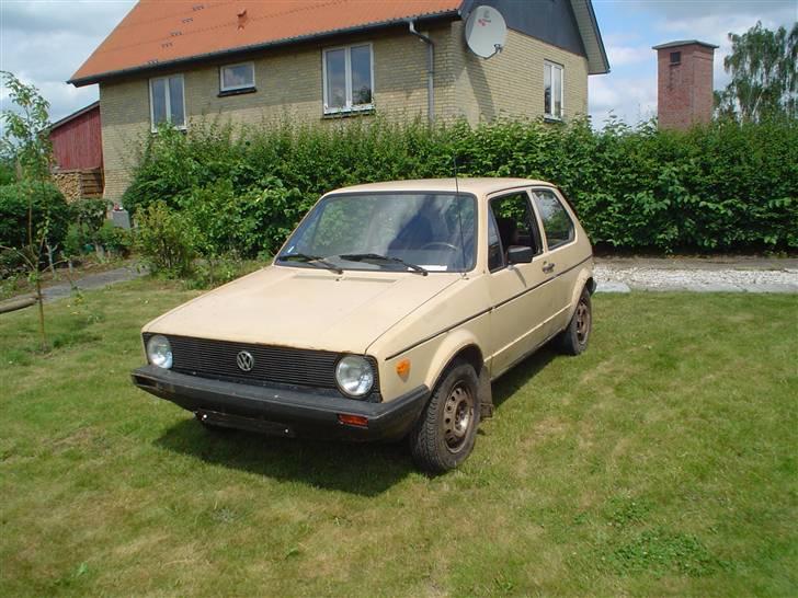 VW golf 1 skrottet billede 1