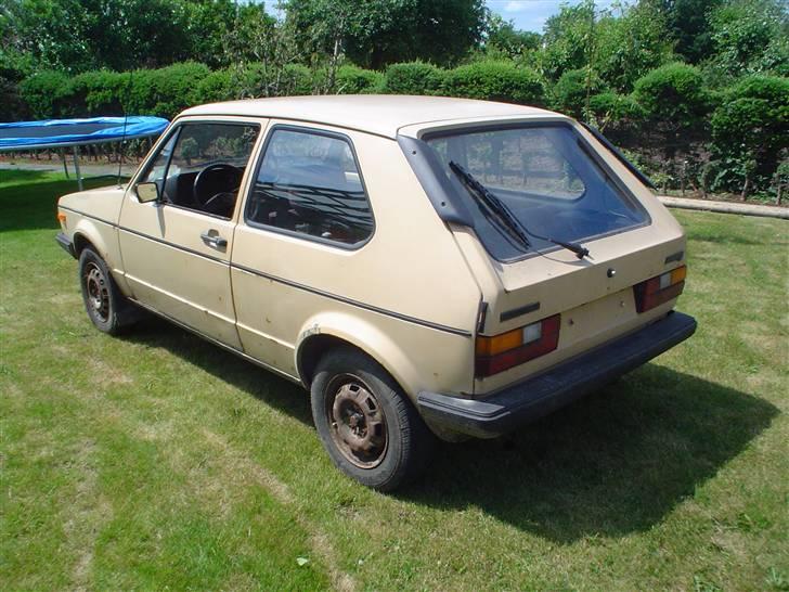 VW golf 1 skrottet billede 4