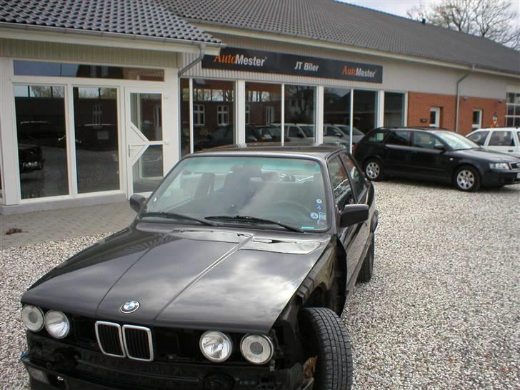 BMW E30  - bmwèn foran min fars forretning  billede 3