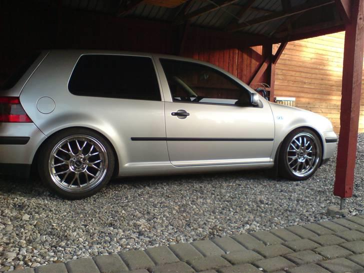 VW Golf IV TDI PD 140HK - Så blev den sænket.. LOW RIDER 4 LIFE! billede 6