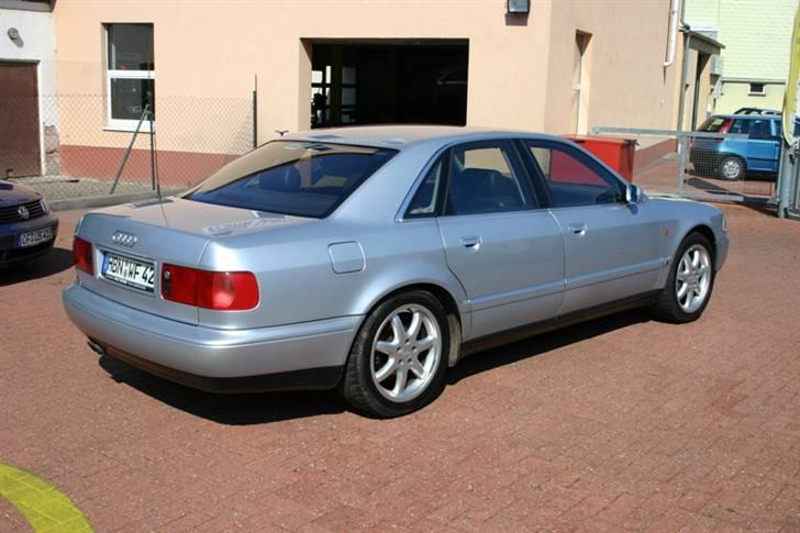 Audi A8 4,2 Quattro billede 4