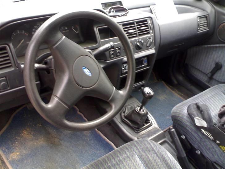 Ford Escort stc - den skal lige have en mindre rengøring haha billede 2