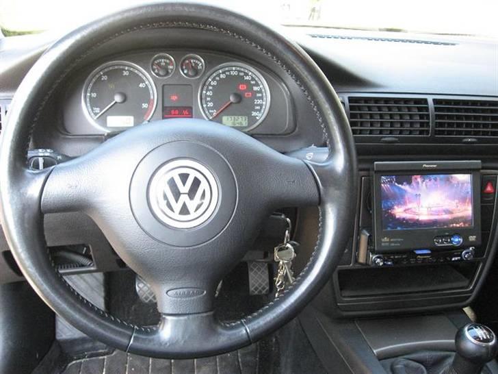 VW Passat - fik pioneer GPS/DVD billede 9