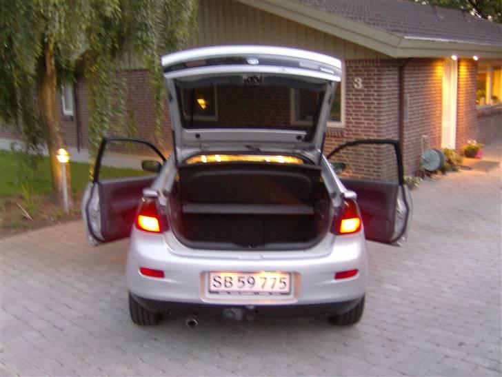 Mazda 323 C - Begagerum billede 16