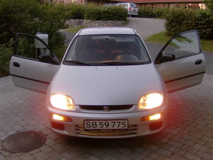 Mazda 323 C - Måge billede 17