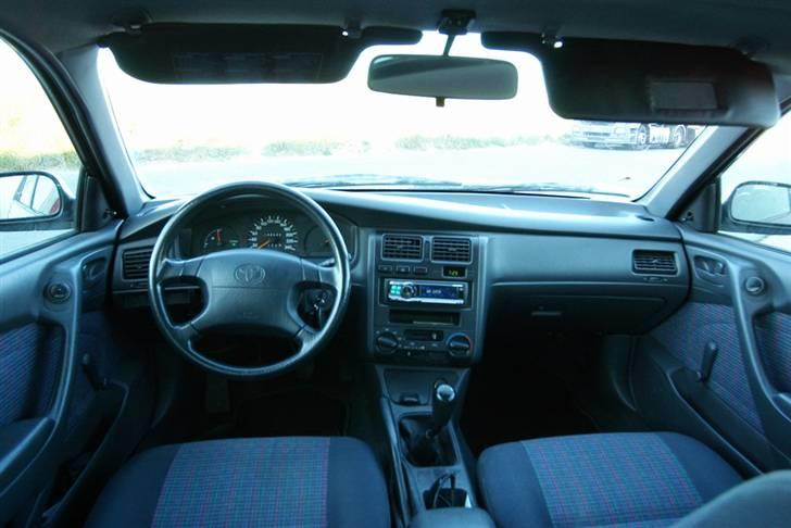 Toyota Carina E [SOLGT] billede 4