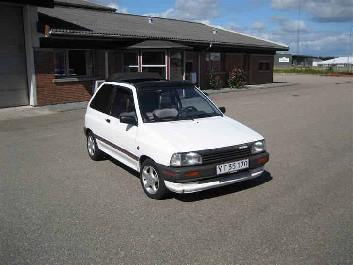 Mazda 121 Canvas top LX billede 2